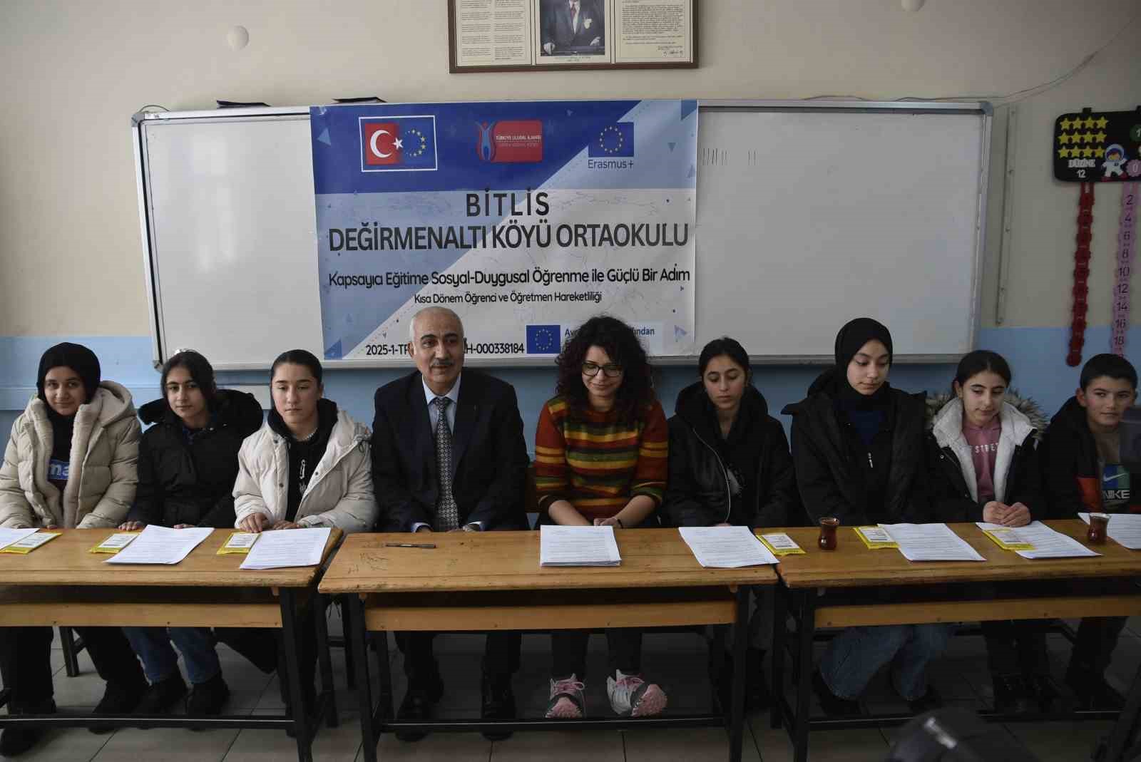 Bitlisli Köy Okulu Öğrencilerine Avrupa Yolu Açıldı