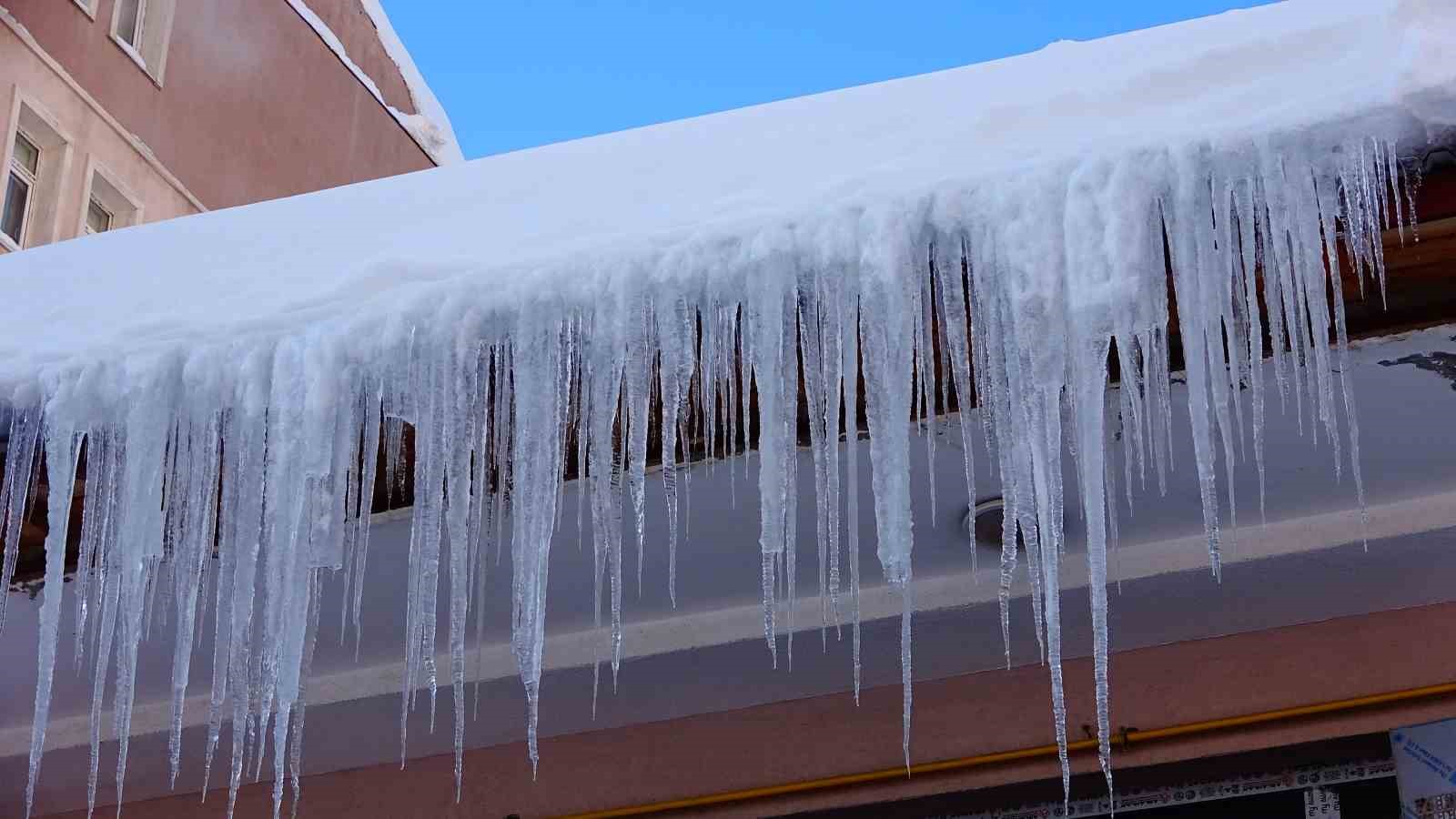 Bitlis’te Kışa Karşı Geceli Gündüzlü Mücadele