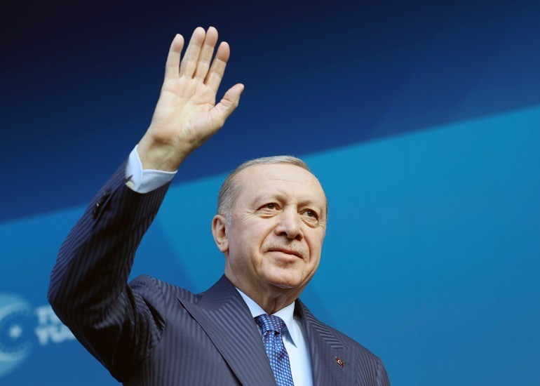 Cumhurbaşkanı Erdoğan: “Bizimle Laf Değil Eser, Hizmet Yarıştırın”