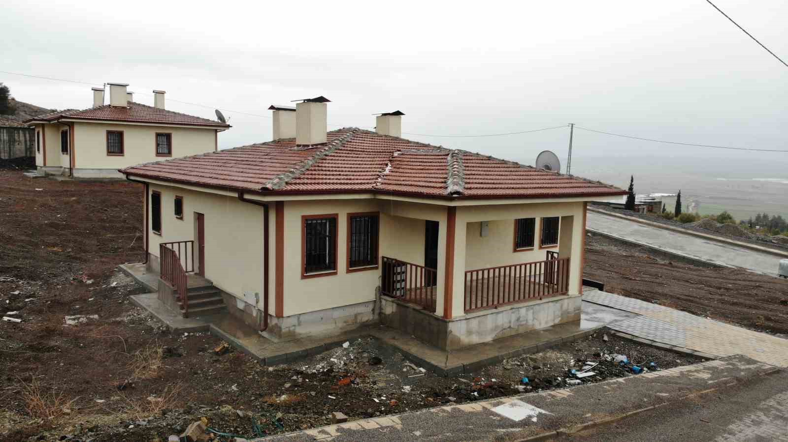 Depremzede Vatandaş: “Babamızın Yapmadığını Devletimiz Yaptı”