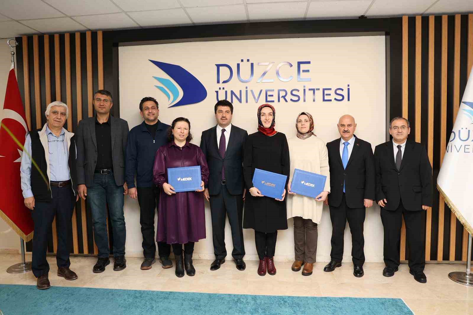 Düzce Meslek Yüksekokulu 3 Programı Akredite Edildi