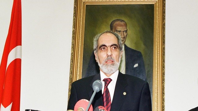 Elçibey’in Yıllar Önceki İran Uyarısı Gündemde: “Rejim Alttan Yıkılacak”