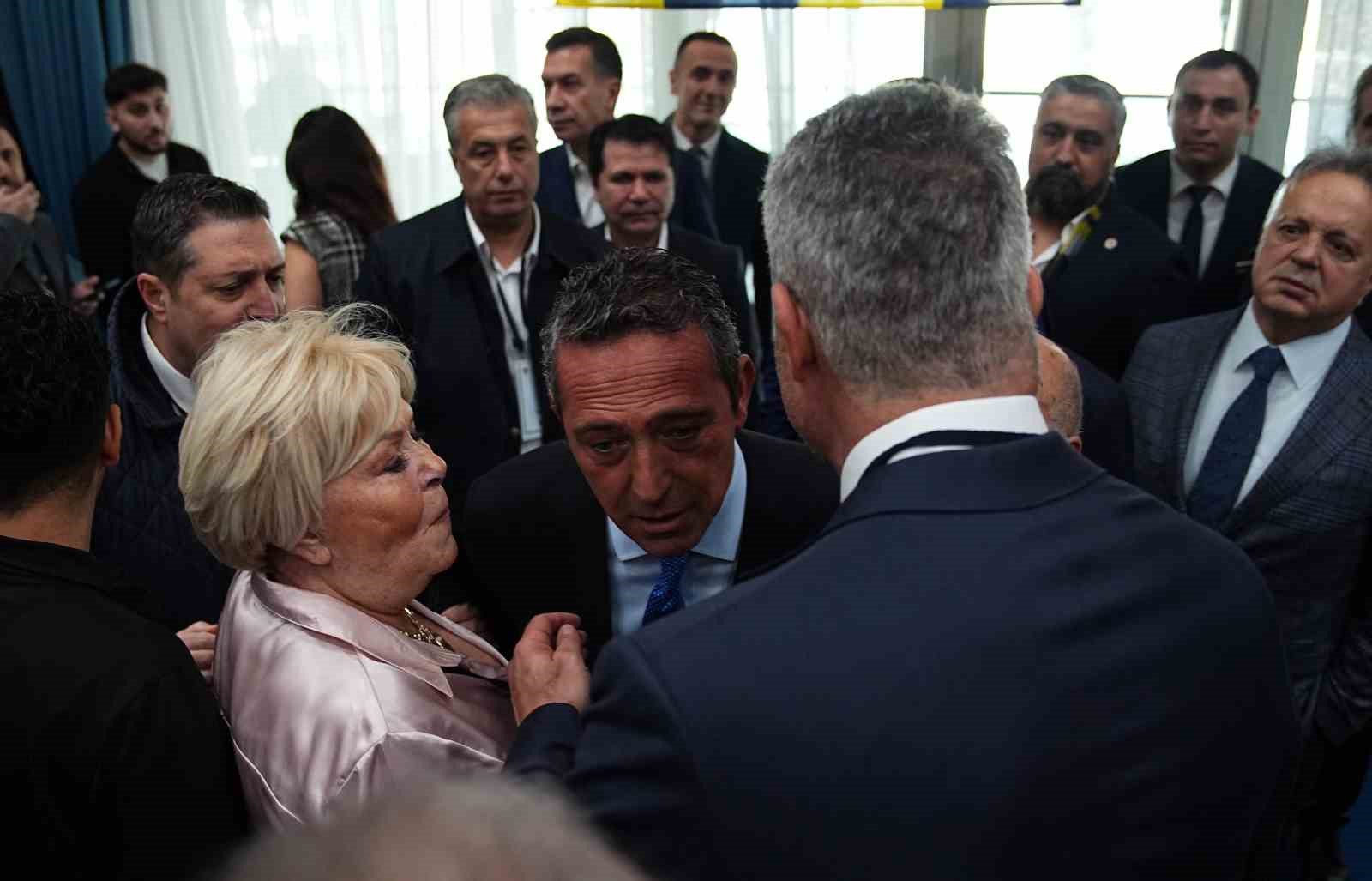 Fenerbahçe Yüksek Divan Kurulu Toplantısı Başladı