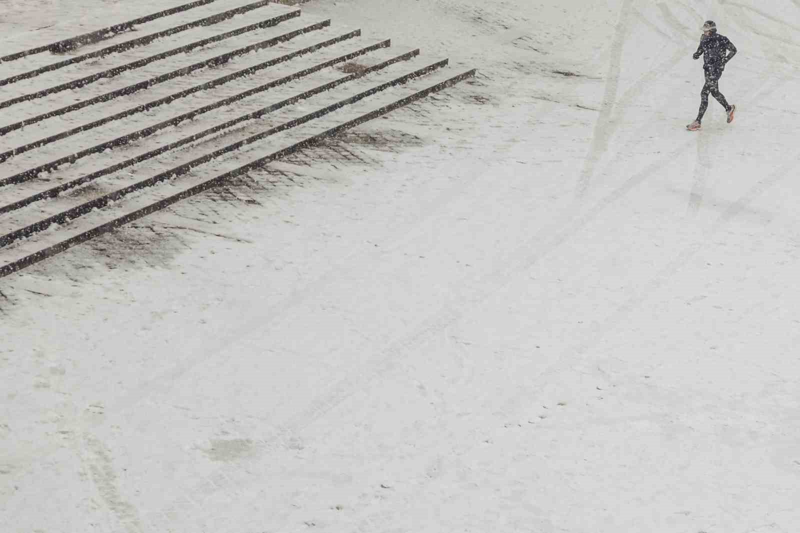 Fransa ve Bosna Hersek’i Kar Fırtınası Vurdu: 6 Ölü