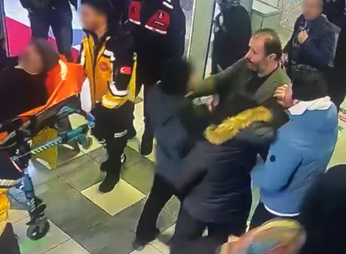 Hastane Müdür Yardımcısı ile Sendika Başkanı Arasında “Klima” Kavgası Kamerada