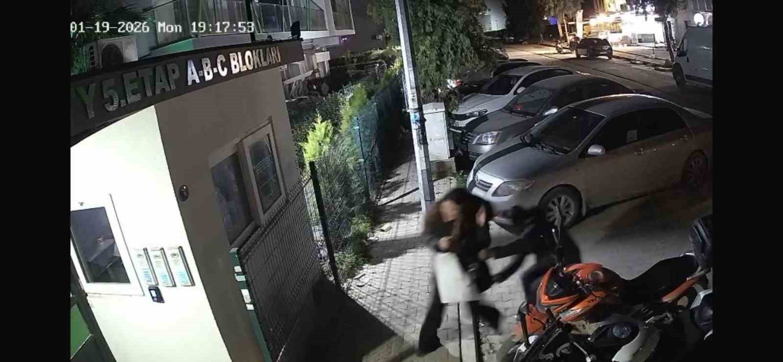 İzmir’de Saplantılı Eski Sevgili Cinayeti: Adresini Değiştirdi Yine Kurtulamadı