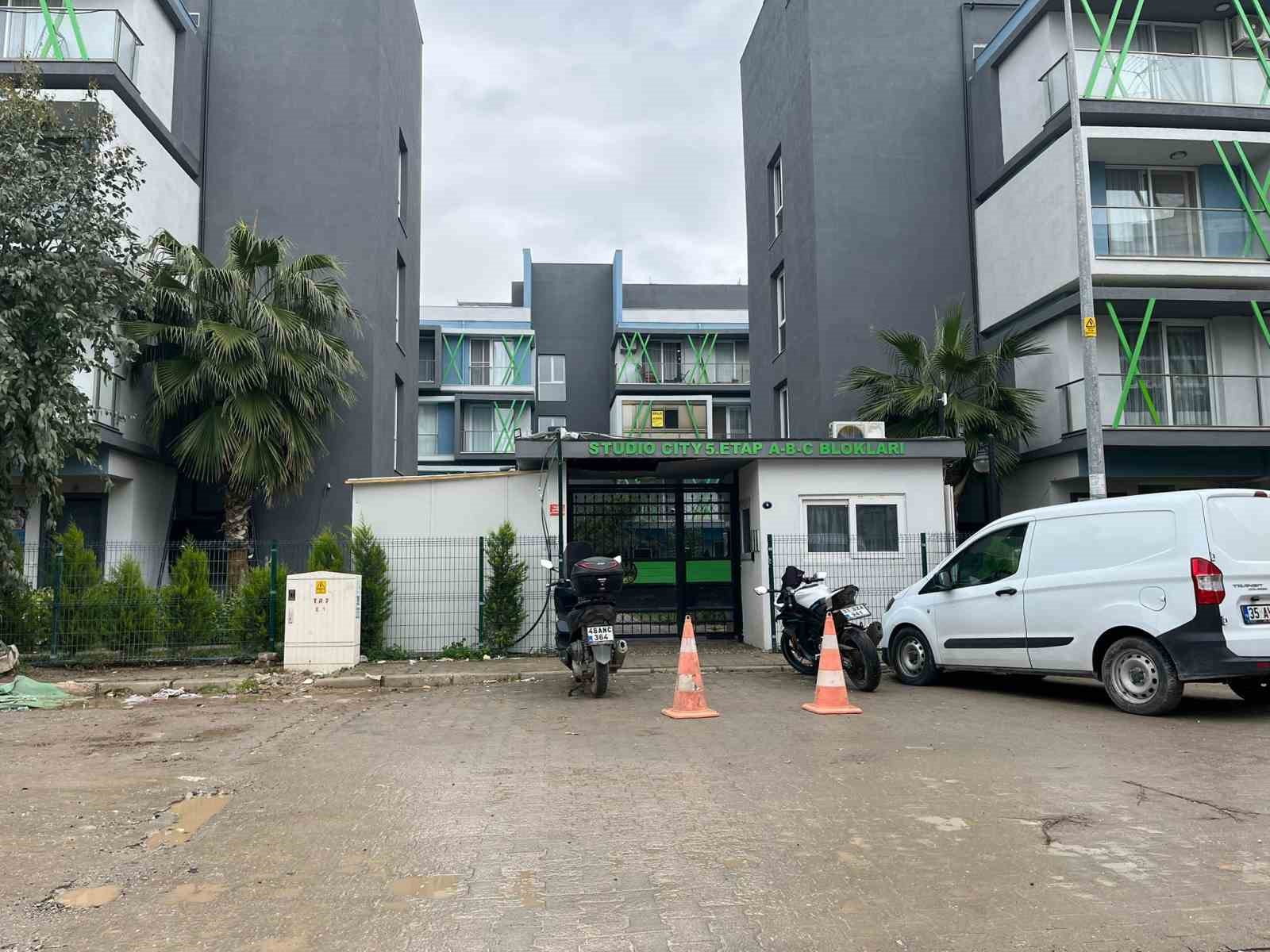 İzmir’deki Korkunç Cinayetin Görgü Tanığı Konuştu: “Silah Sesine Koştuk, Kanlar İçinde Bulduk”