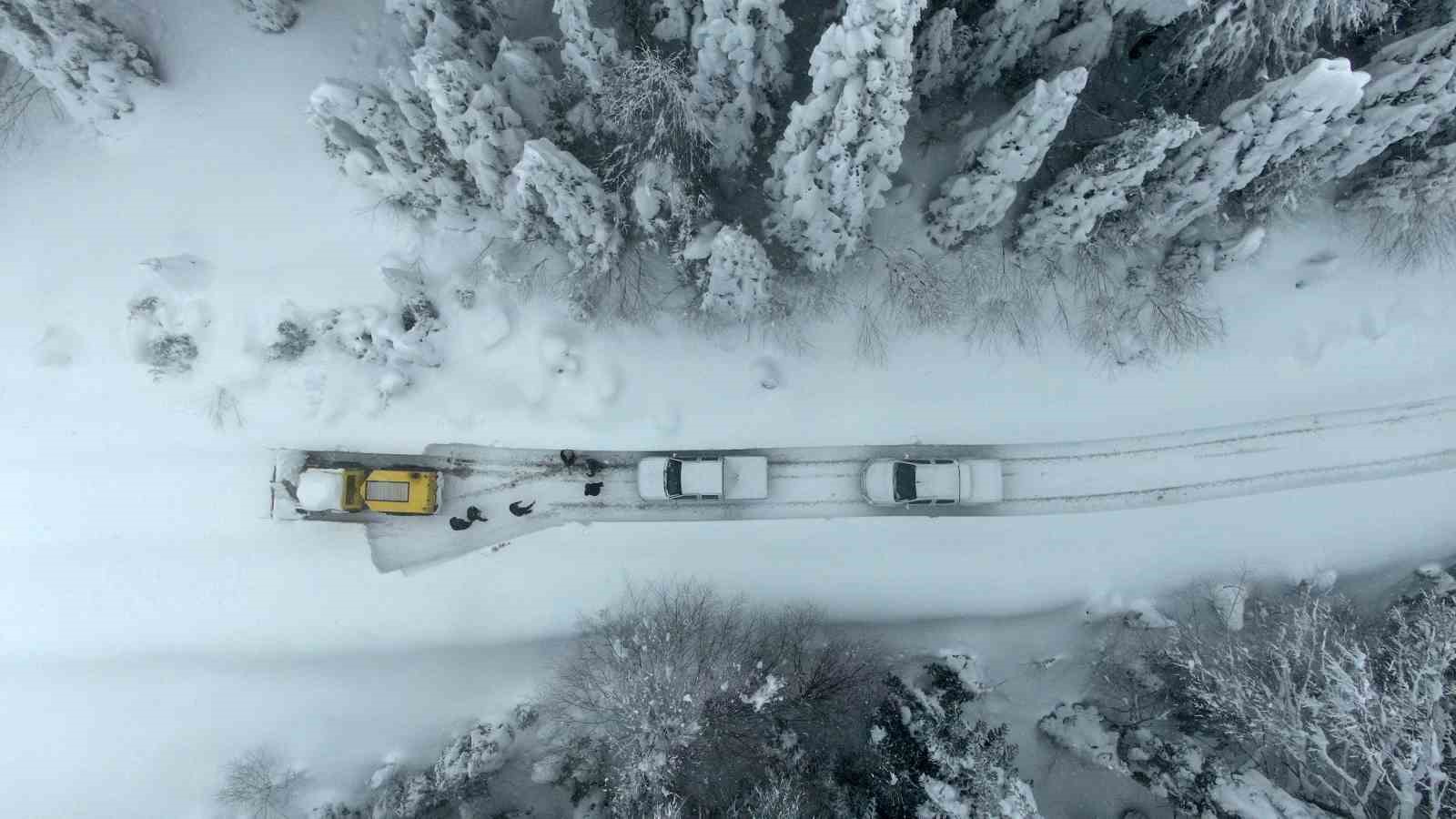 Kar Altındaki Köy Yollarında “Kar Savaşçıları”Ndan Yoğun Mesai