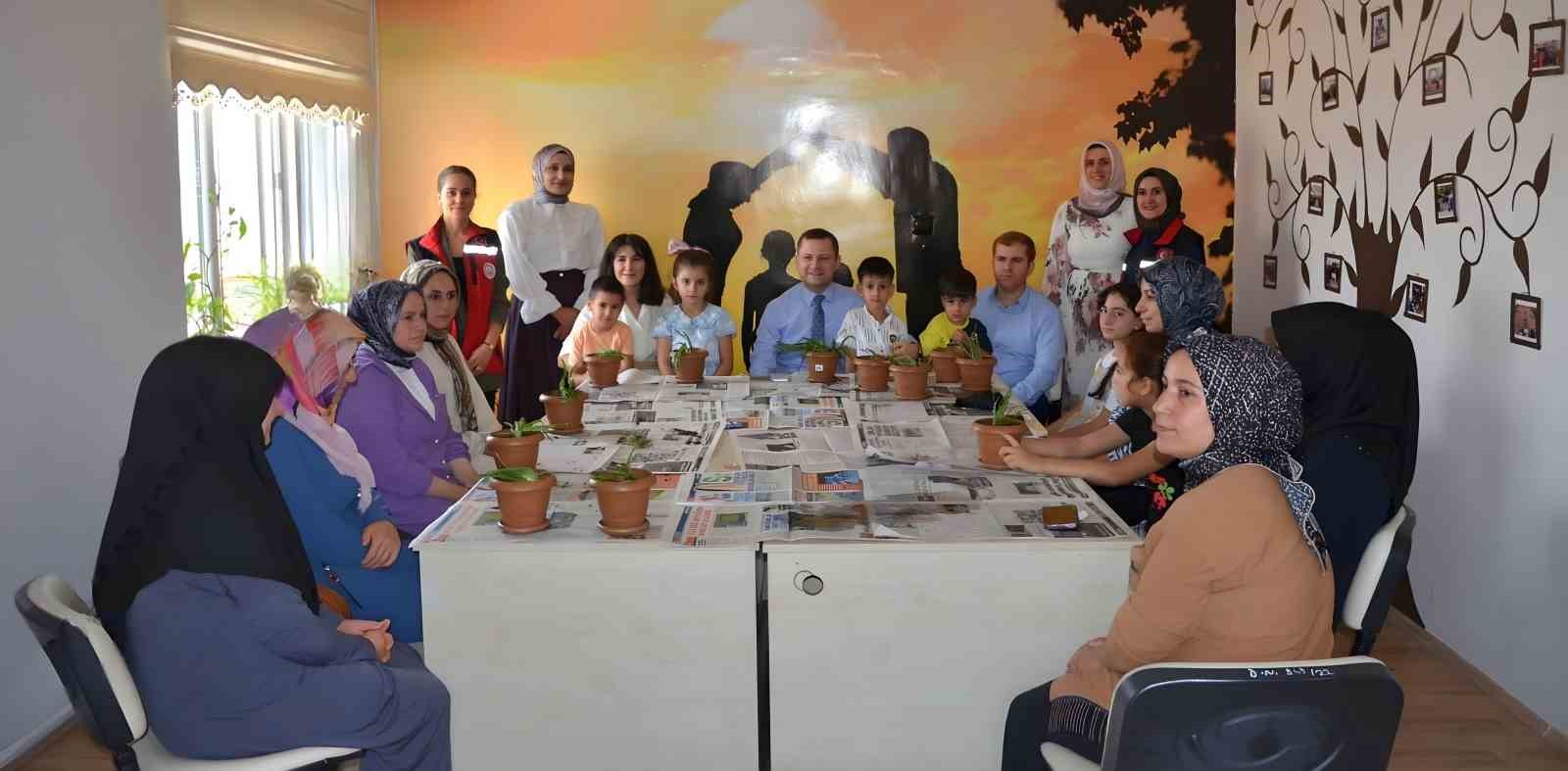 Kaymakam Demirer, Tatvan Sosyal Hizmet Merkezi’nin Faaliyetlerini Değerlendirdi