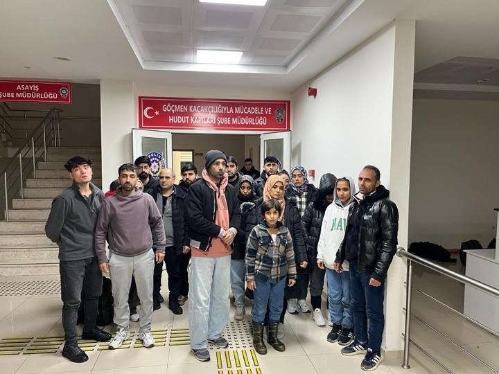 Manisa’da 34 Düzensiz Göçmen Yakalandı