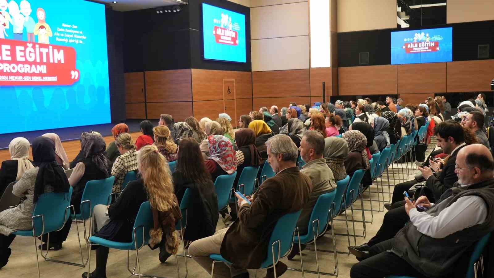 Memur-Sen Genel Başkanı Yalçın: “Kadınların, Sendikacı Kadınlar Olması Konusundaki Kendilerinin Gösterdiği Hareketi ve Bereketi Bizzat Hissediyorum”