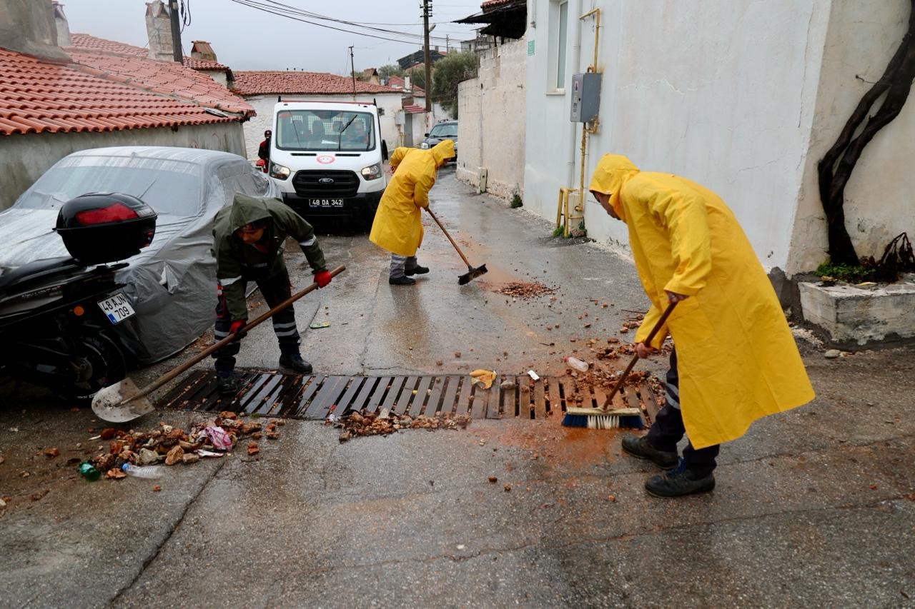Menteşe Belediyesi Ekiplerinden, 24 Saatlik Kesintisiz Müdahale