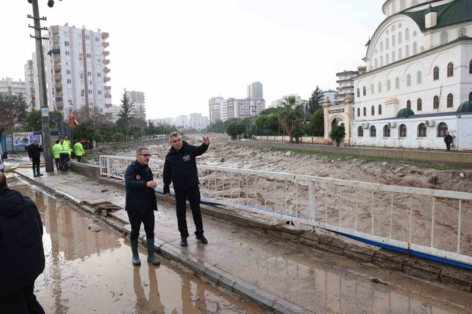 Mersin’deki Selden Geriye Bu Görüntüler Kaldı: 51 Ev ve İşyeri Zarar Gördü, 12 Kişi Kurtarıldı