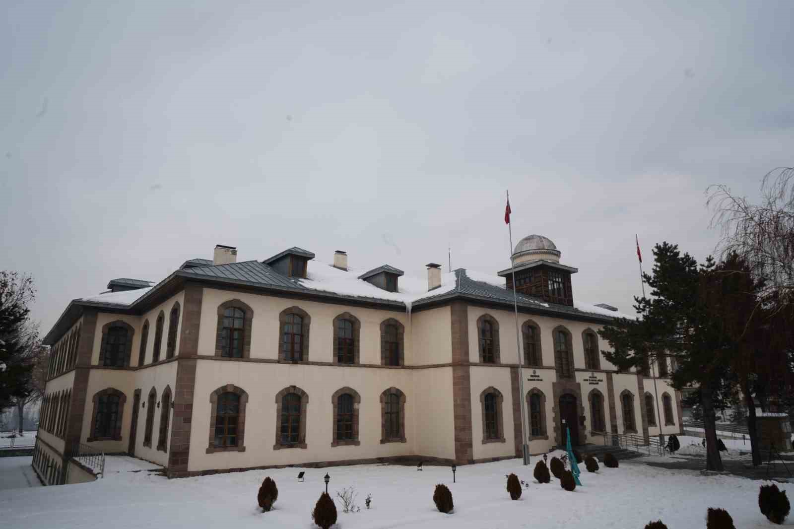 MHP’den Erzurum Kongre Binası Açıklaması