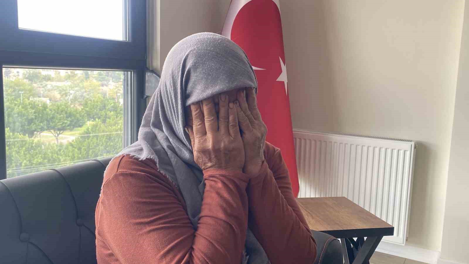 Oğlu Öldürülen Anne Mahkemeden Keşif İstedi: “Yıkanırken Gördüm, Boynunda Tırnak İzleri Vardı, Adli Tıp Raporunda Çıkmadı”
