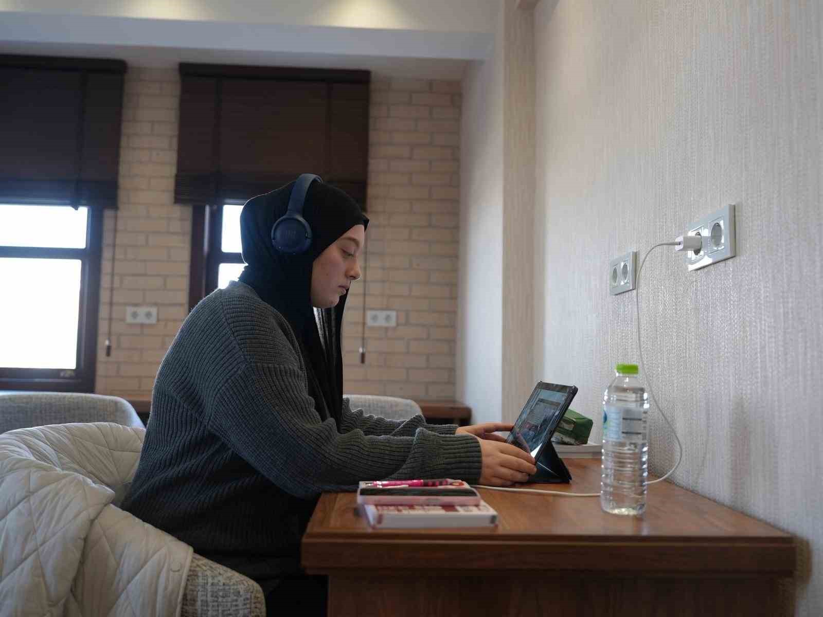 Öğrencilerin Yeni Mekanı Yahya Kemal Kitap Köşkü Oldu