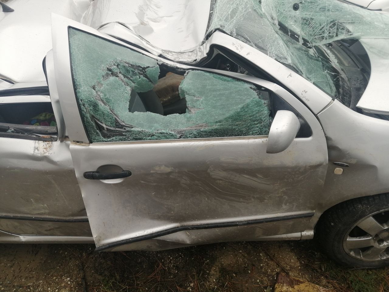 Otomobil Şarampole Yuvarlandı: Bangladeş Uyruklu Aynı Aileden 1 Kişi Öldü, 3 Kişi Yaralandı