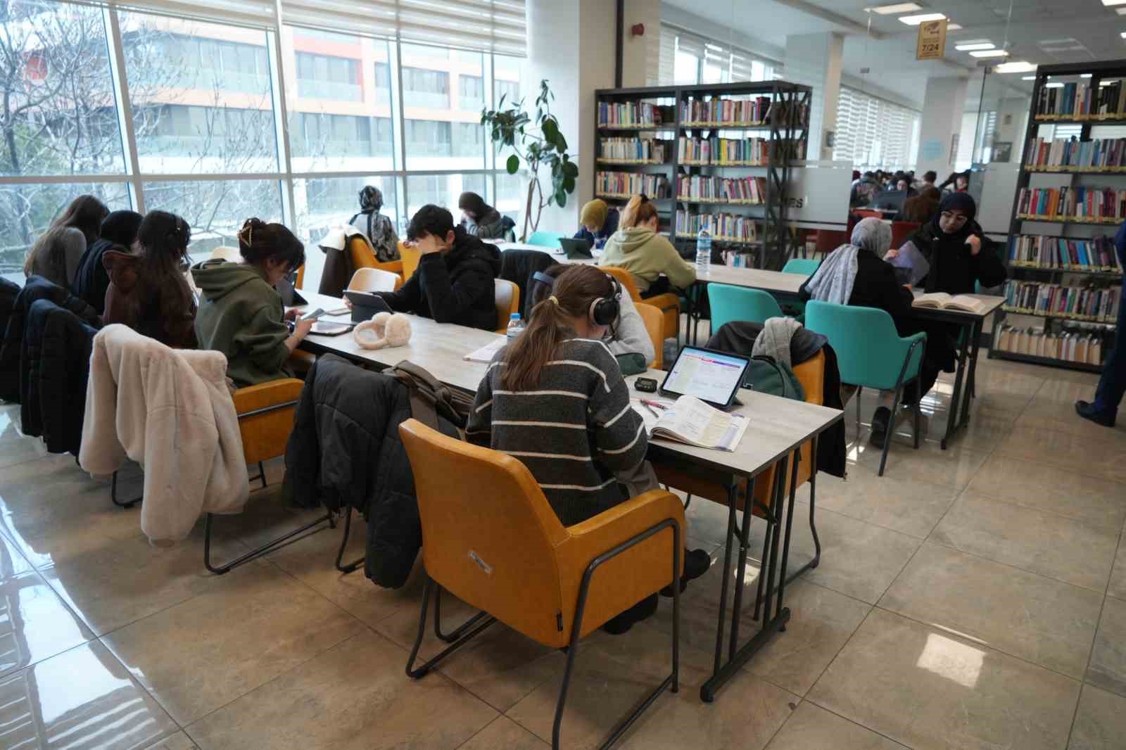 Samsun’da 2025’te Kütüphanelerden 1,3 Milyon Kişi Yararlandı, En Çok Edebiyat Okundu