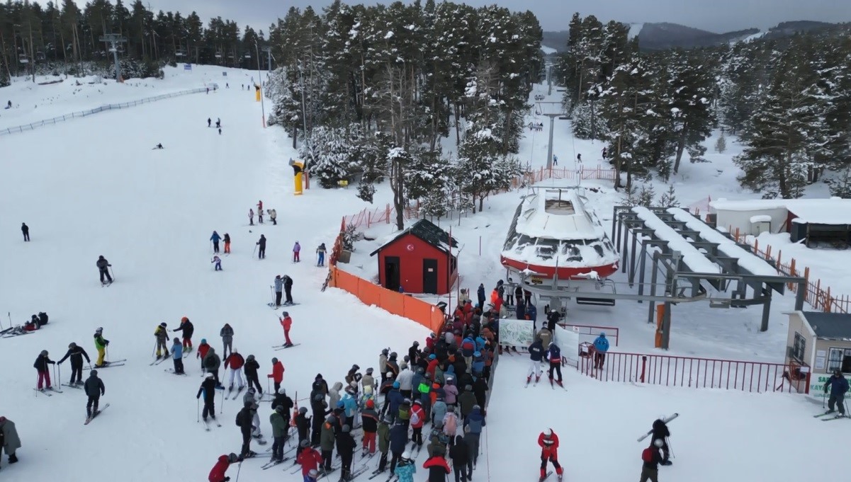 Sarıkamış’ta “Kristal” Heyecan: Kayak Sezonu Zirve Yapıyor