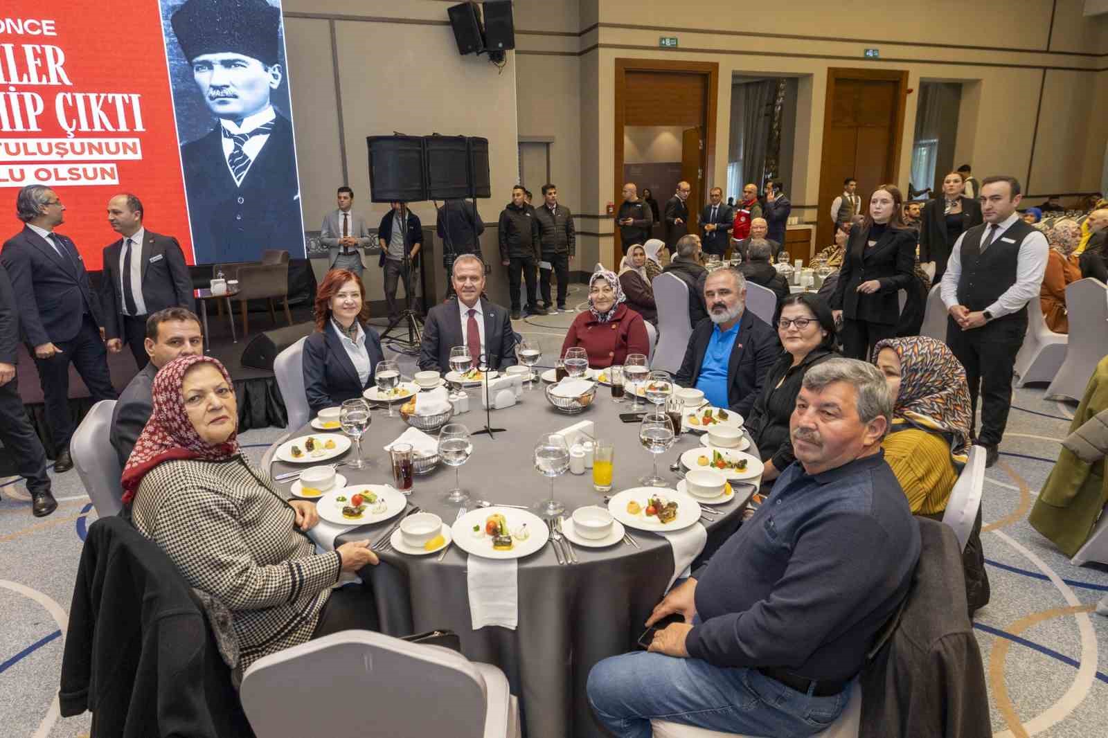 Seçer: “Şehitlerimiz Bu Ülkenin Onurunu Omuzlarında Taşıdı”