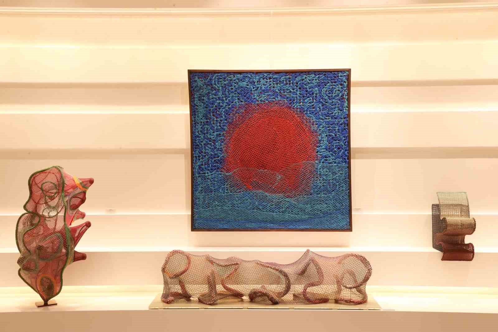 Semra Özümerzifon’un “Ağlı Hikayeler” Sergisi Galeri Deniz’de Açıldı