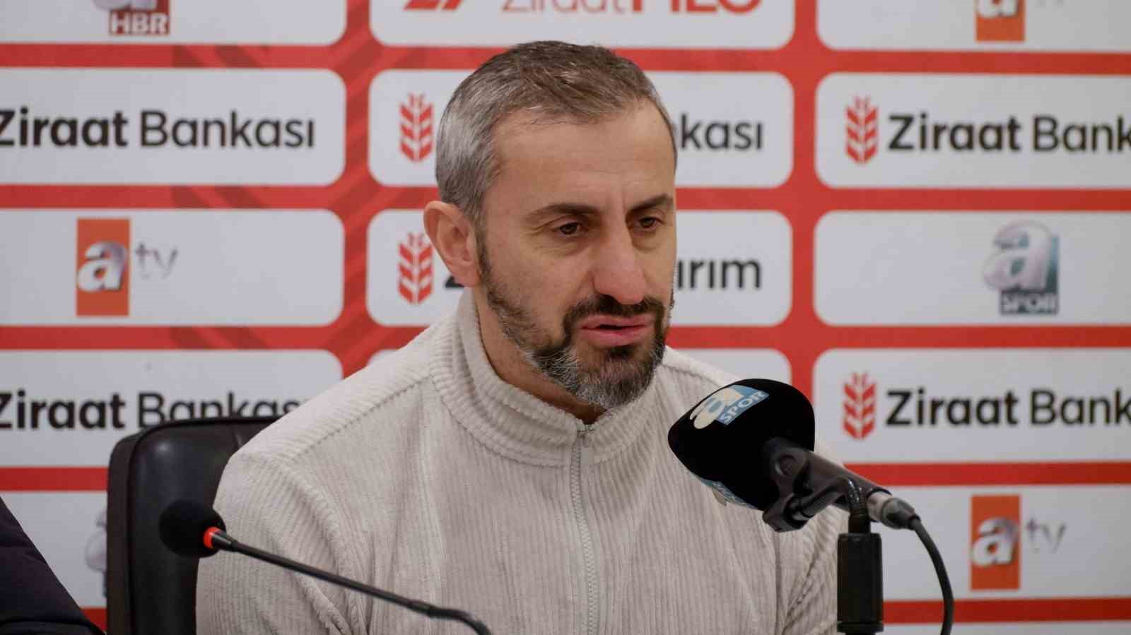 Serkan Özbalta: “Bizim İçin Kazanımları Oldukça Yüksek, Olumlu Bir Maç Oldu”