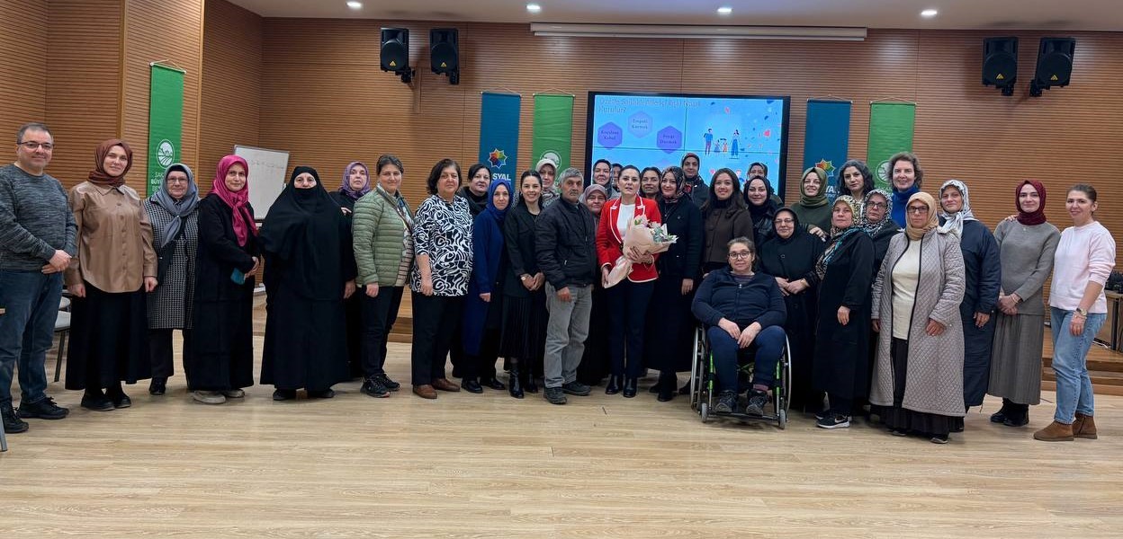 Sgm’de Aile İçi İletişimde Güçlü Bağlar Ele Alındı