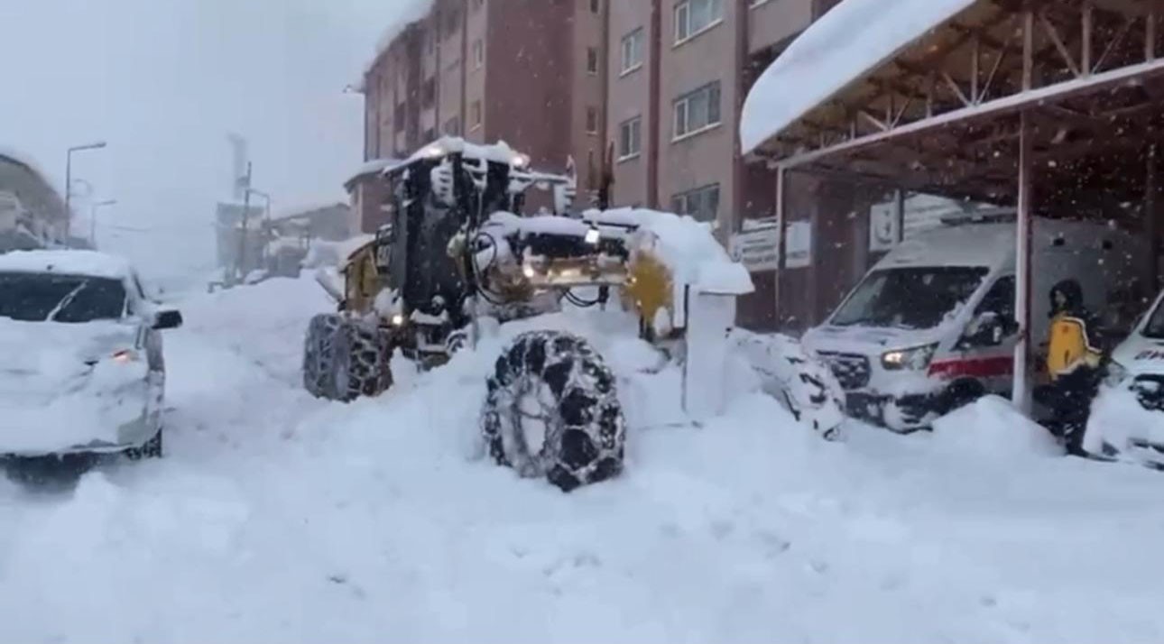 Şırnak’ta kar kalınlığı 2 metreyi geçti