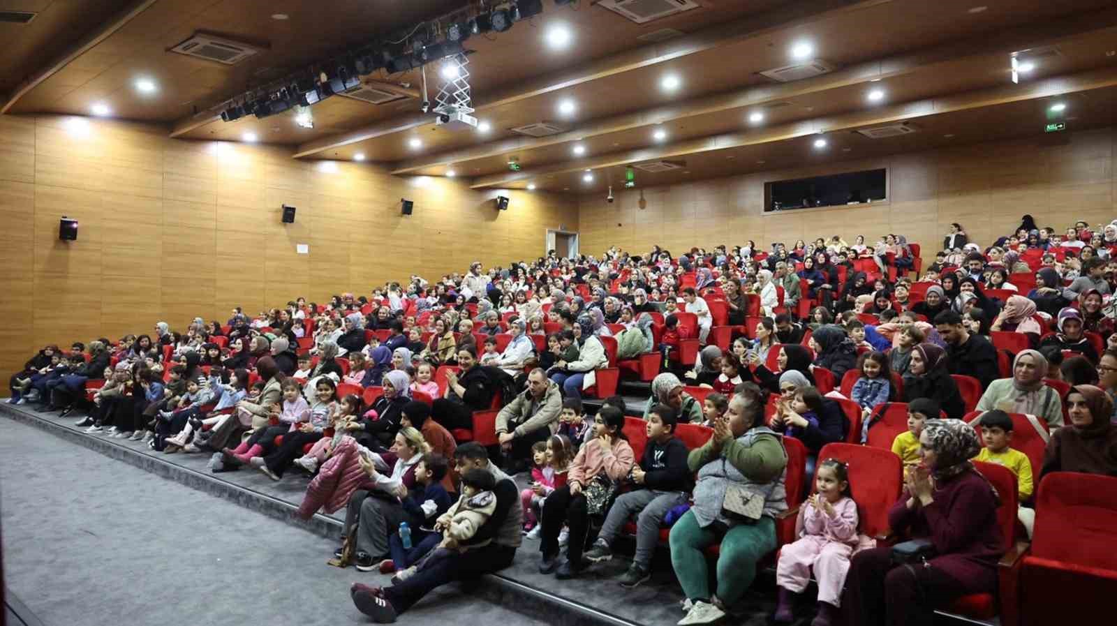 Sultangazi’de Şenlik Tadında Yarıyıl