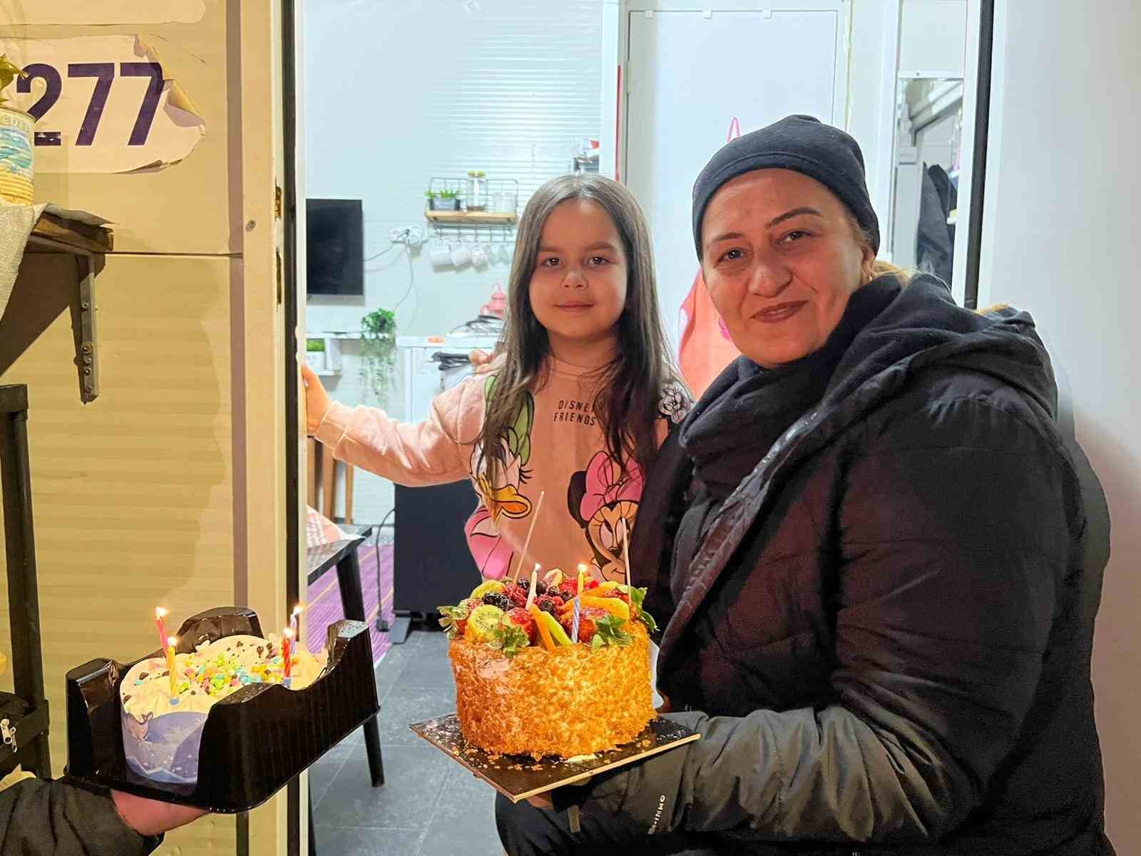 Sürpriz Doğum Günüyle Yüzü Gülen Alya’nın Dileği Yürekleri Isıttı