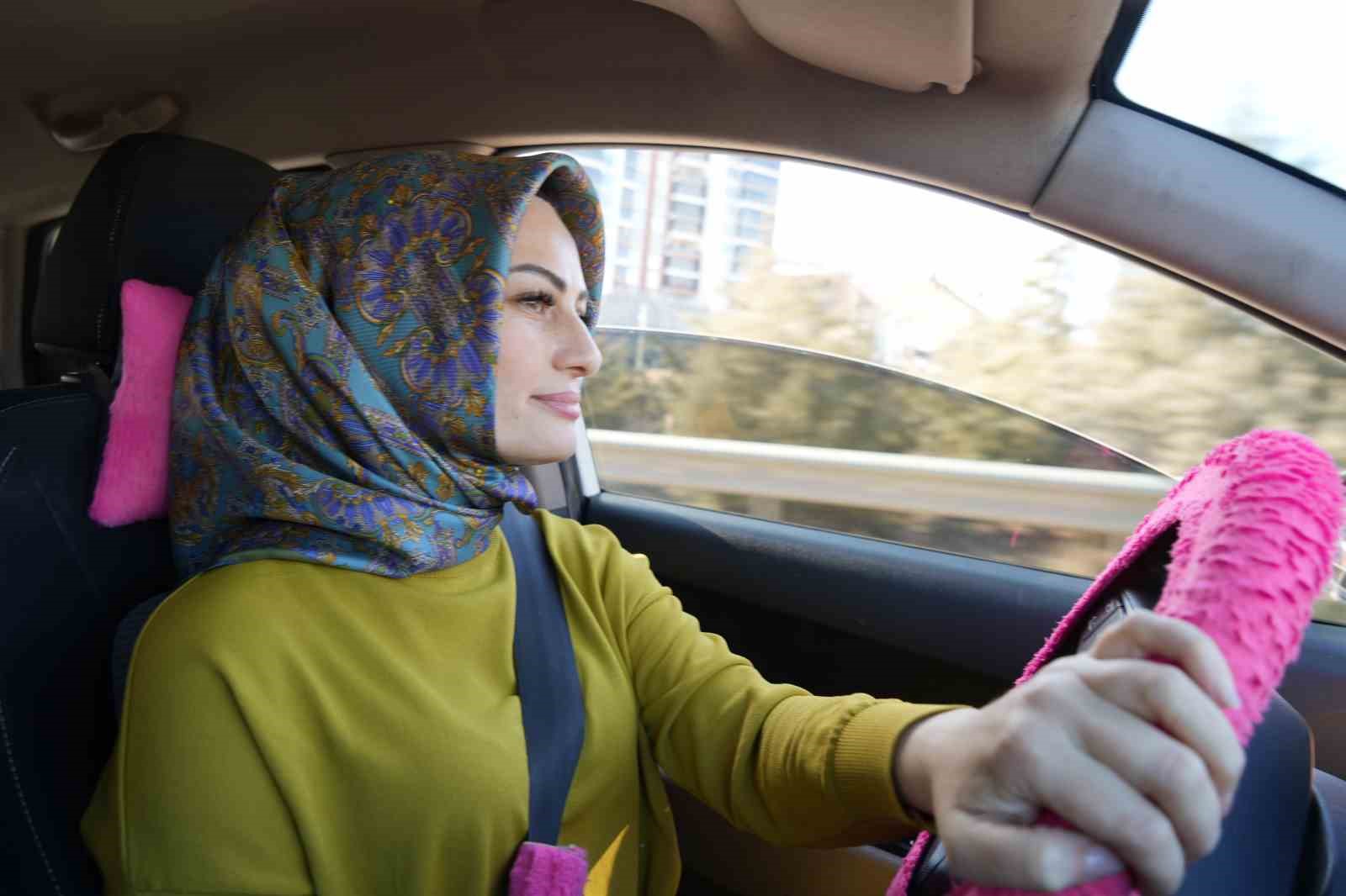 “Taksici Abla” Kadın Yolcular İçin Direksiyon Başında