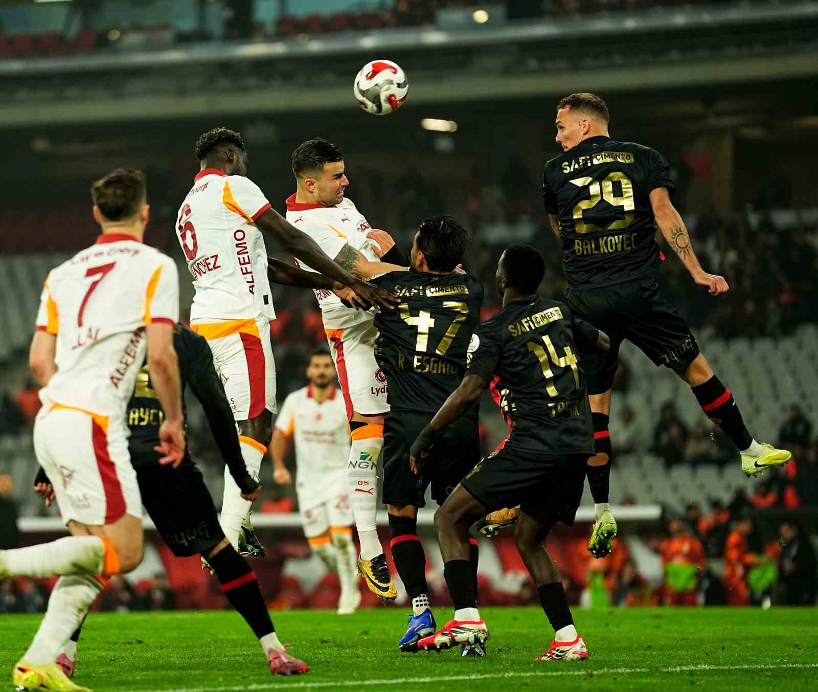 Trendyol Süper Lig: Fatih Karagümrük: 1 – Galatasaray: 3 (Maç Sonucu)