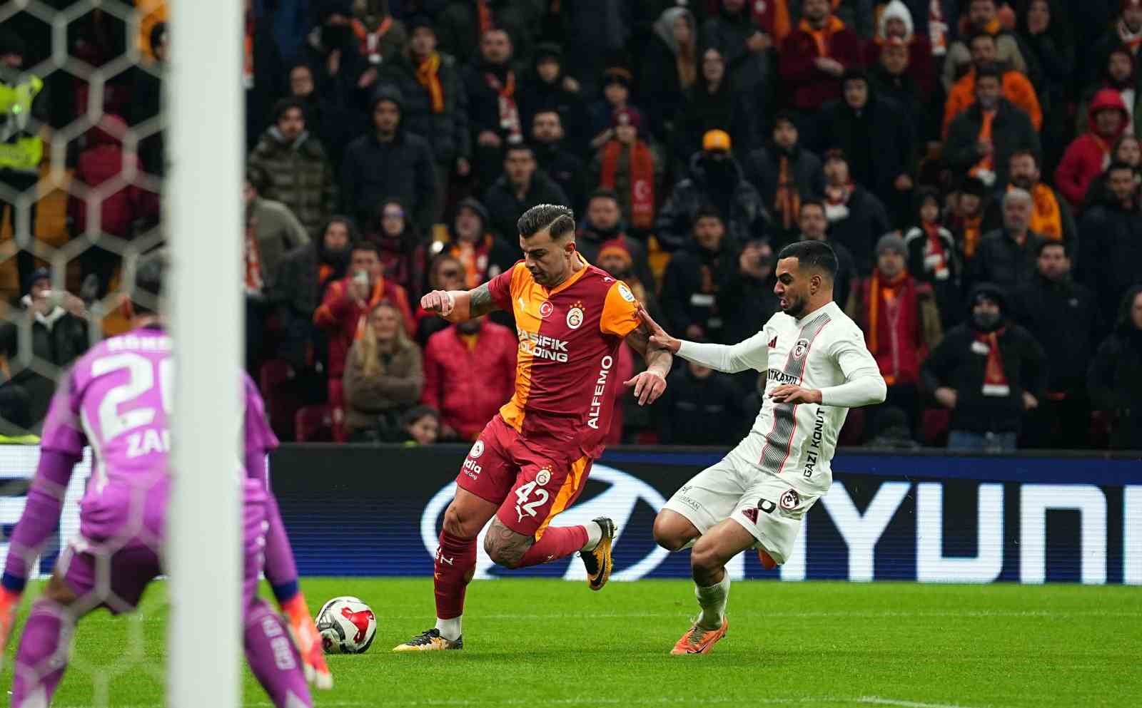 Trendyol Süper Lig: Galatasaray: 0 – Gaziantep Fk: 0 (İlk Yarı)