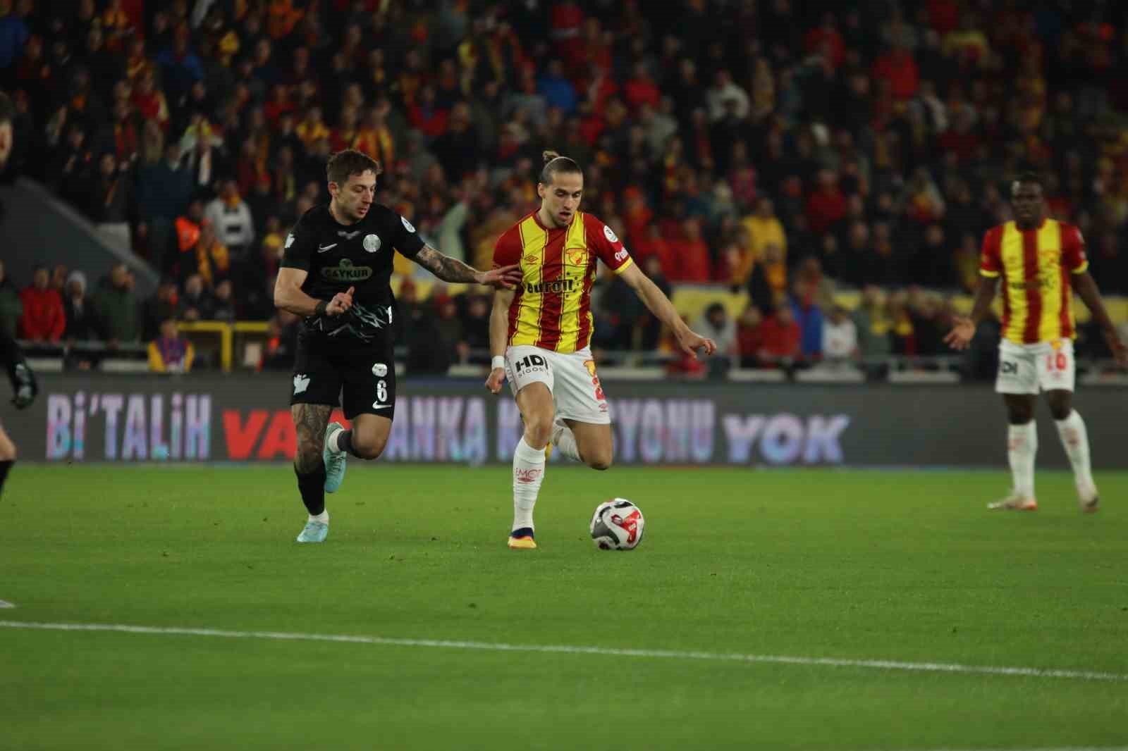 Trendyol Süper Lig: Göztepe: 1 – Çaykur Rizespor: 0 (İlk Yarı)