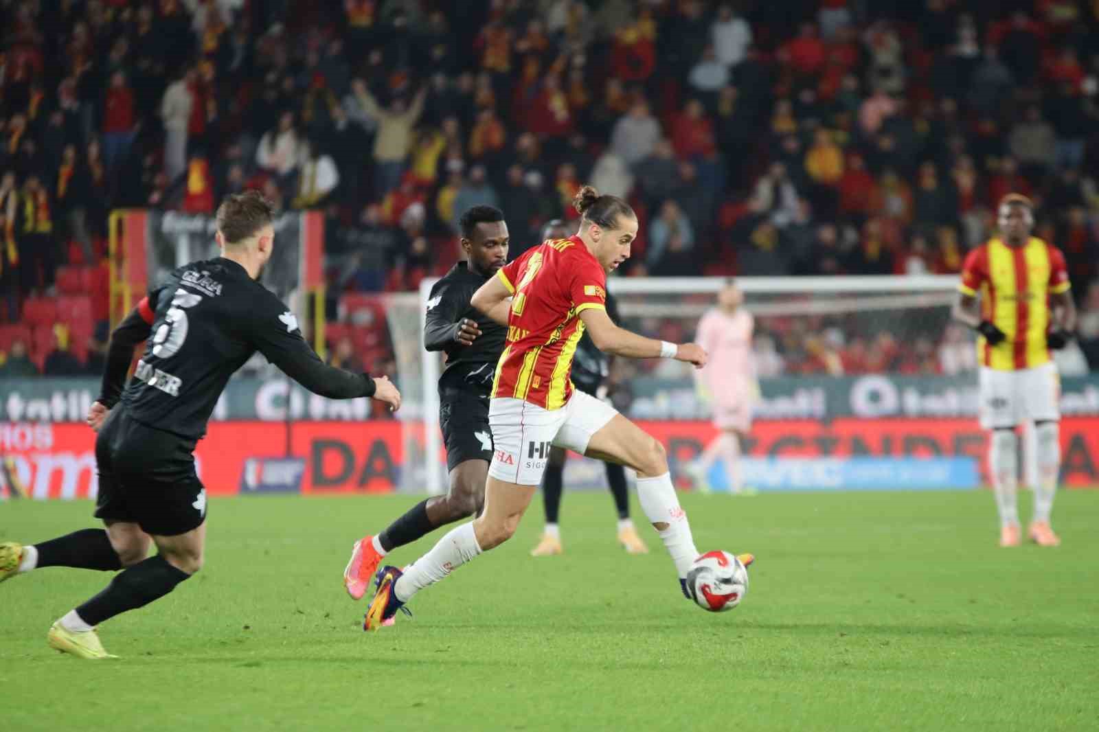 Trendyol Süper Lig: Göztepe: 3 – Çaykur Rizespor: 1 (Maç Sonucu)