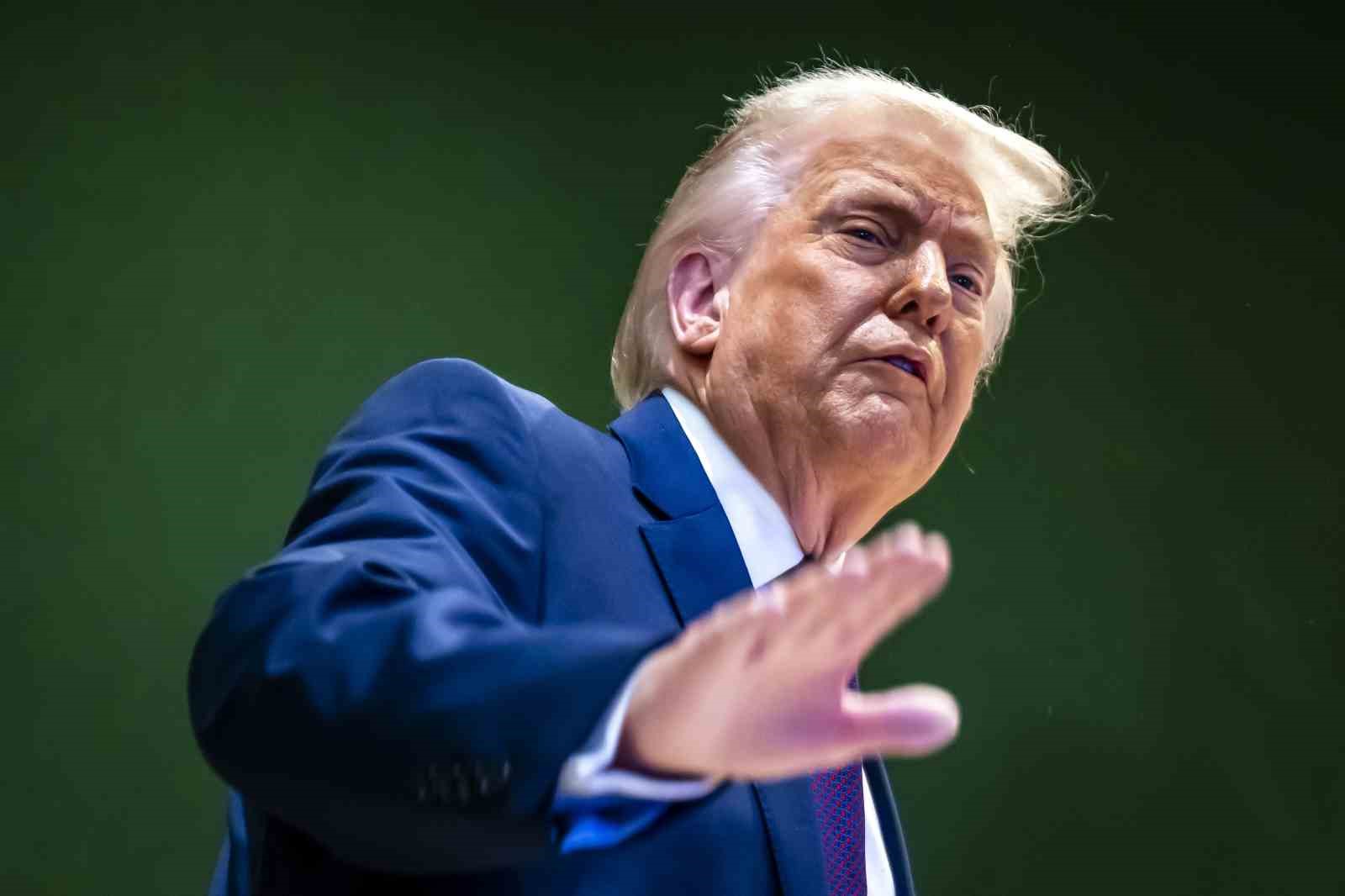 Trump’tan Kanada’ya Çin’le Ticaret Anlaşması Tehdidi: “Yüzde 100 Gümrük Vergisi Uygulanır”