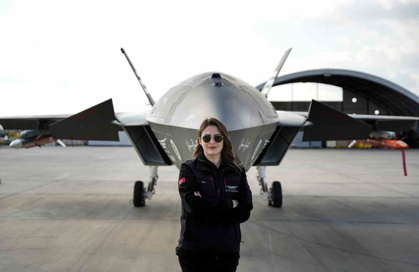 Türkiye’nin İlk İnsansız Savaş Uçağı Kızılelma’nın Kadın Pilotu