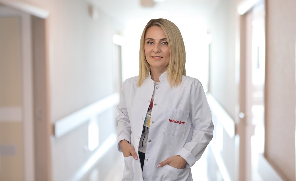 Uzmanı Uyardı: “Artan Ekran Süresi Göz Kuruluğu ve Glokom Riskini Artırıyor”