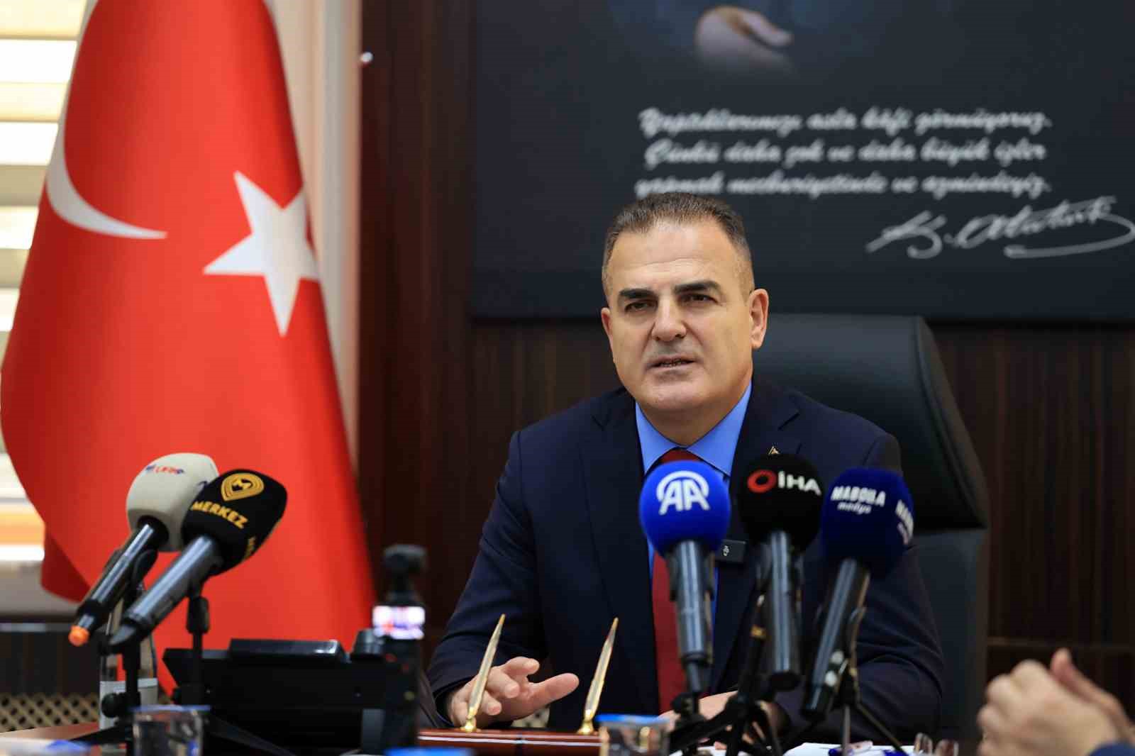 Vali Akbıyık: “Teknoloji Bağımlılığı Toplumu Tehdit Ediyor”