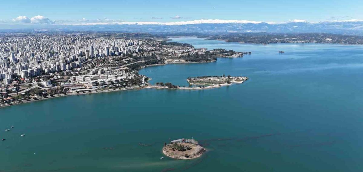 Adana’da Gölde Su Seviyesi Yükseldi, Sevgi Adası Yolu Kayboldu