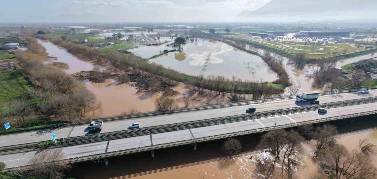 Adımla Geçilen Nehir Taştı