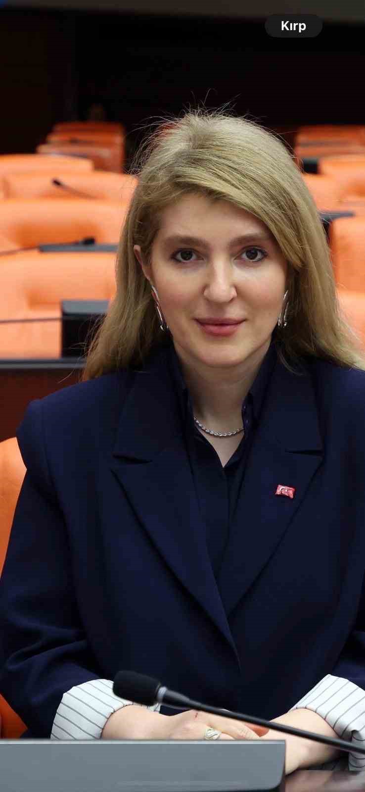 Ak Parti Malatya Milletvekili İnanç Siraç Kara Ölmeztoprak, Berat Kandili Mesajı