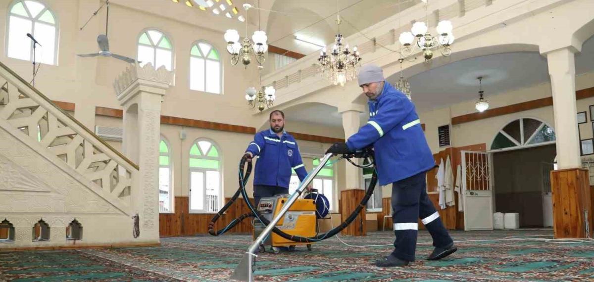 Akdeniz’de Camilerde Ramazan Hazırlığı