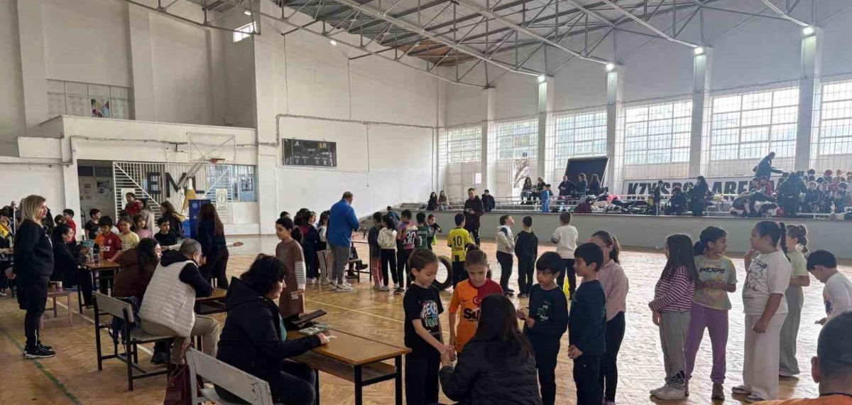 Aliağa’da Bin 120 Öğrenci Sportif Yetenek Yaramasından Geçti