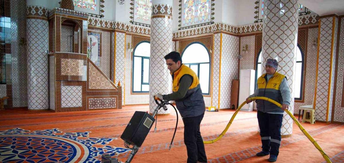 Aliağa’da Ramazan Öncesi İbadethane Temizliği