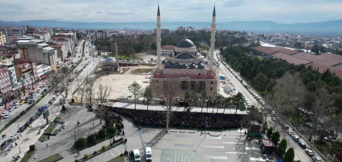 Amasya’da Biyogaz Tesisinde Zehirlenerek Ölen 3 İşçi Son Yolculuklarına Uğurlandı