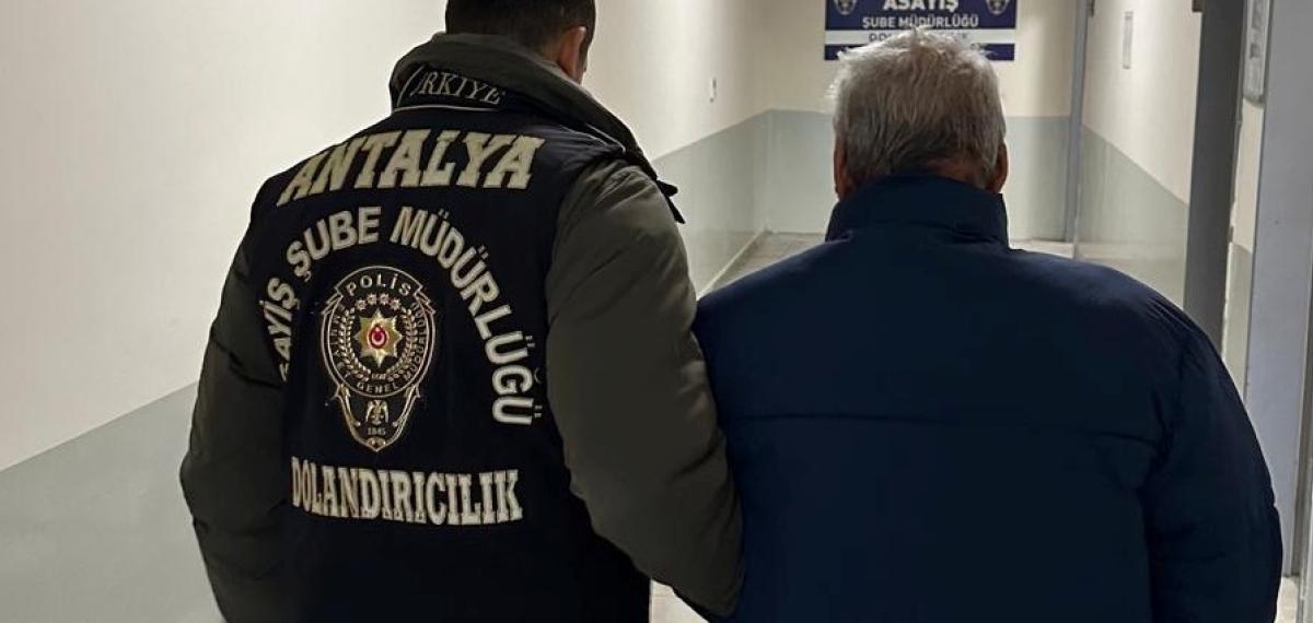 Antalya’da İş ve Uygun Fiyata Cep Telefonu Vaadiyle 3 Kişiyi Dolandıran Şüpheli Tutuklandı