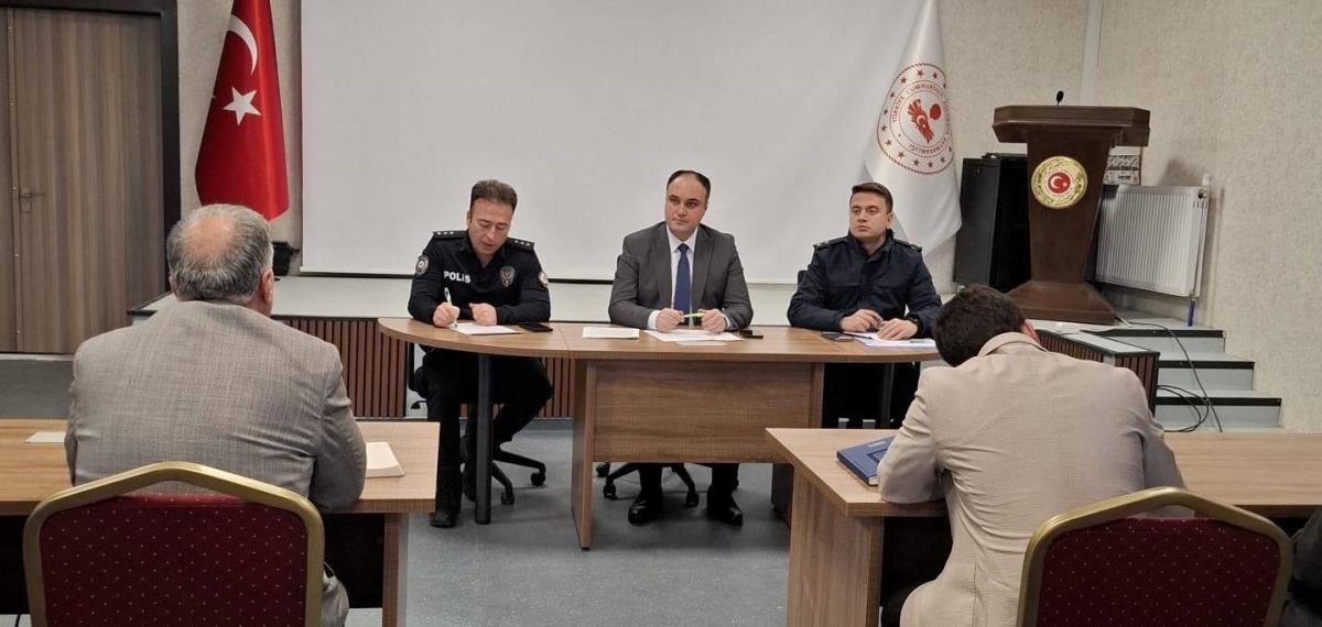 Aslanapa’da Eğitim-Öğretim Yılı Tedbirleri Toplantısı Yapıldı