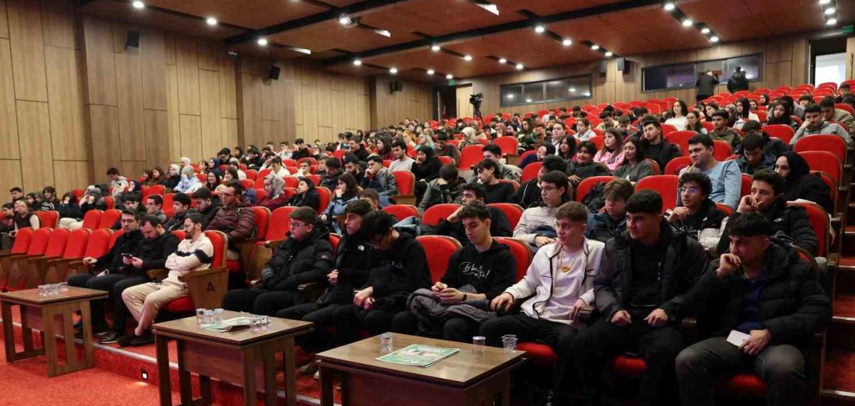 Bağcılar’da İş Arayanlar ile İş Verenler “Kariyer Buluşmaları”Nda Bir Araya Geldi