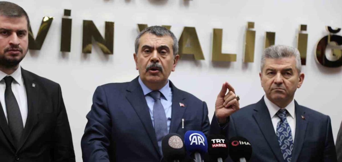 Bakan Tekin: “Özgür Özel Kadar Midesi Geniş Değilim”